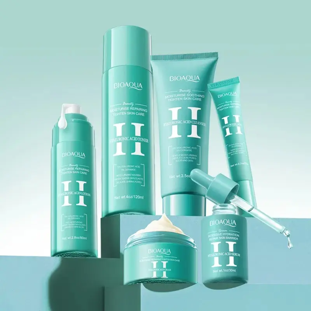 Kit Navideño Plancha VGR V-509 + Set Cuidado Facial Bioaqua ACIDO HIALURONICO