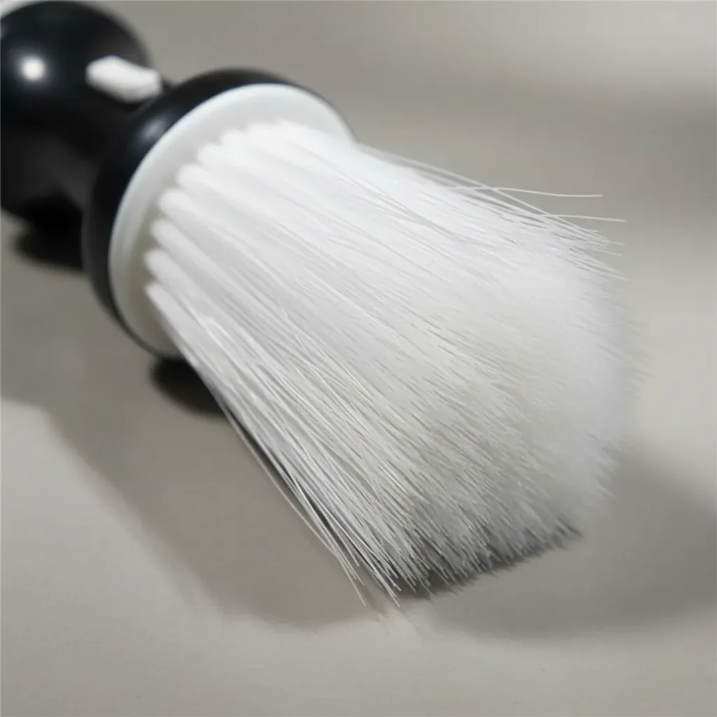 Talquera BarberShop Cerdas Suaves Dispensador